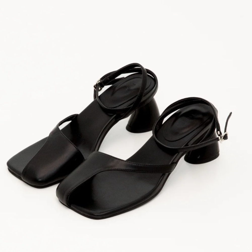 Pêche - Syd - Unique Black Women's Heeled Sandals - Vegan Leather - 6
